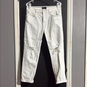 GAP Distressed Girlfriend Midrise Jeans Optic White Size: 8/29 Inseam: 27.5”